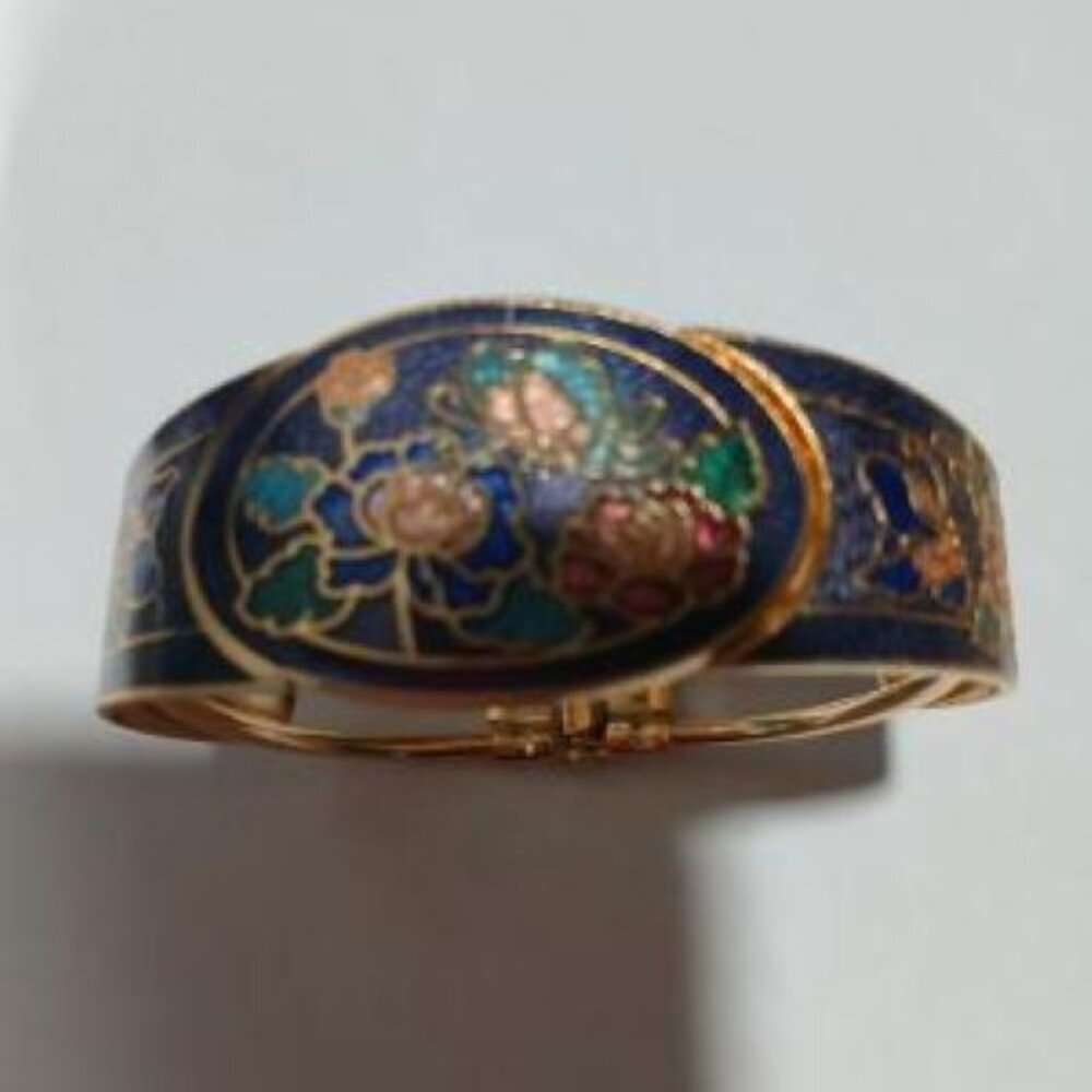 Cloisonne Yellow Gold Hinged Bangle Bracelet  NWT